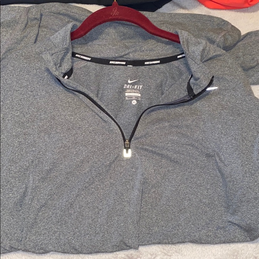 ✔️NIKE DRIFIT HALF ZIP✔️